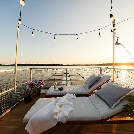 Domek Na Wodzie - Houseboat -Sauna, Taras Na Dachu, Dwie Sypialnie Mikołajki Luaran gambar