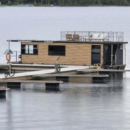 Domek Na Wodzie - Houseboat -Sauna, Taras Na Dachu, Dwie Sypialnie Mikołajki Luaran gambar