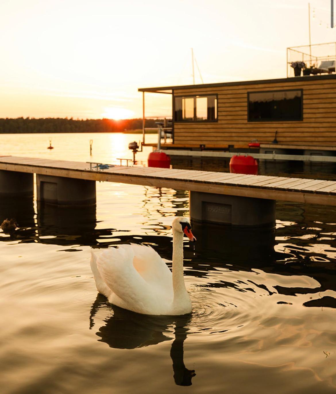 Domek Na Wodzie - Houseboat -Sauna, Taras Na Dachu, Dwie Sypialnie Mikołajki Luaran gambar