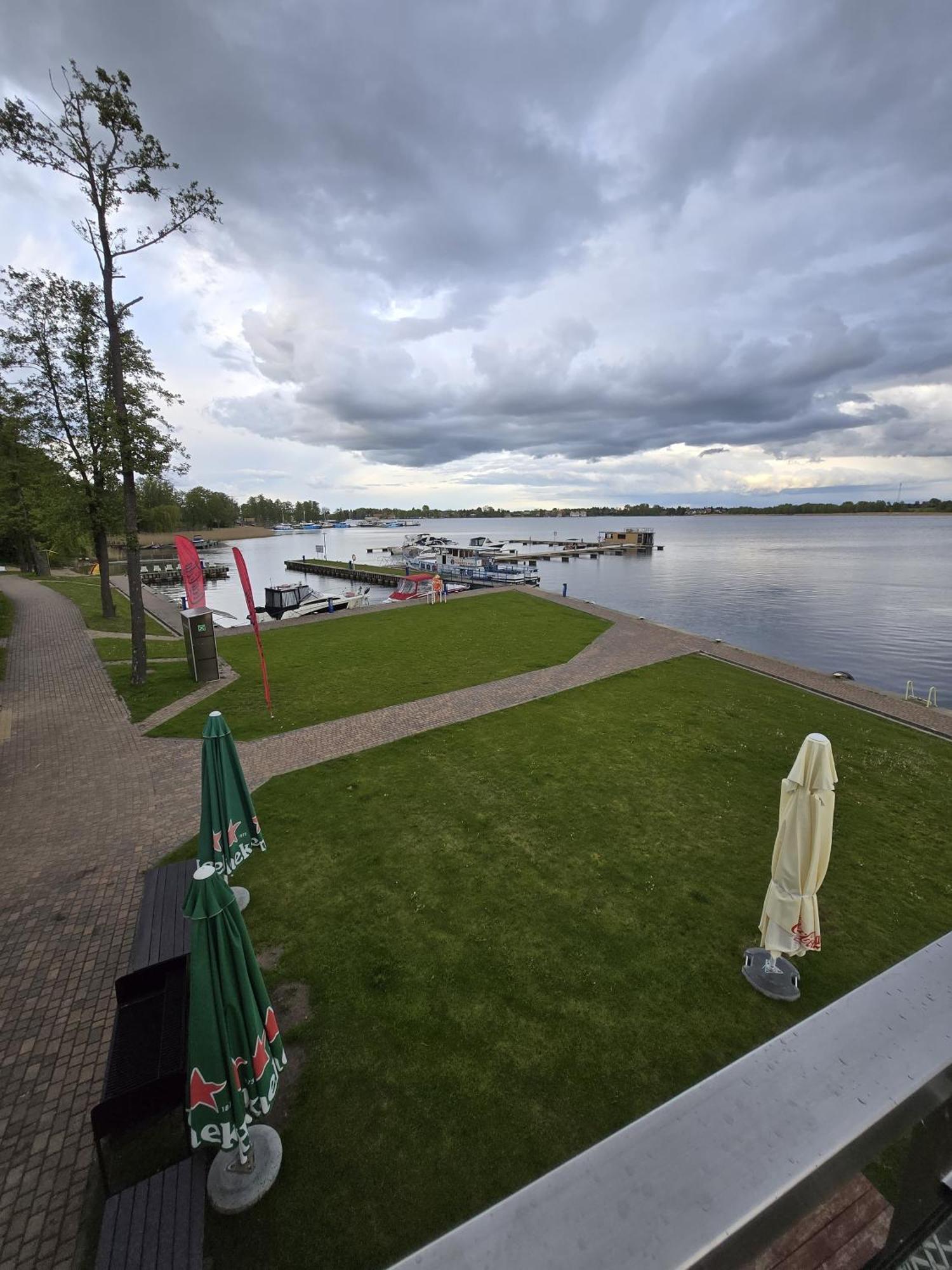 Domek Na Wodzie - Houseboat -Sauna, Taras Na Dachu, Dwie Sypialnie Mikołajki Luaran gambar