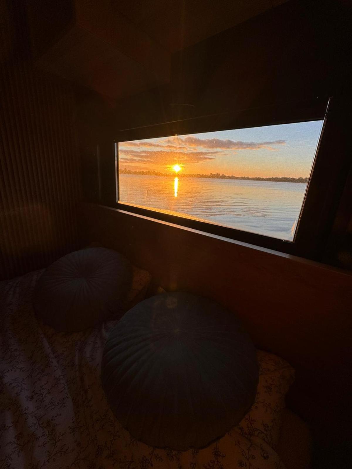 Domek Na Wodzie - Houseboat -Sauna, Taras Na Dachu, Dwie Sypialnie Mikołajki Luaran gambar