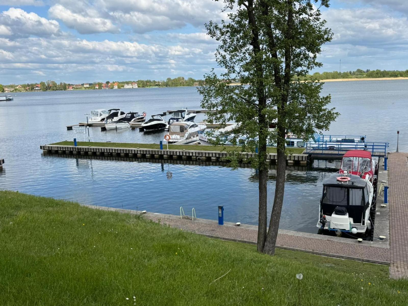 Domek Na Wodzie - Houseboat -Sauna, Taras Na Dachu, Dwie Sypialnie Mikołajki Luaran gambar