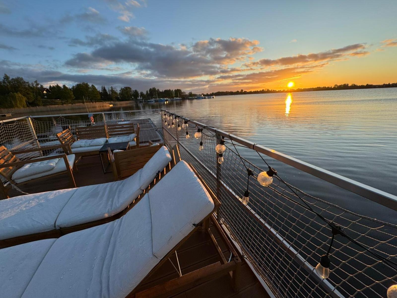 Domek Na Wodzie - Houseboat -Sauna, Taras Na Dachu, Dwie Sypialnie Mikołajki Luaran gambar