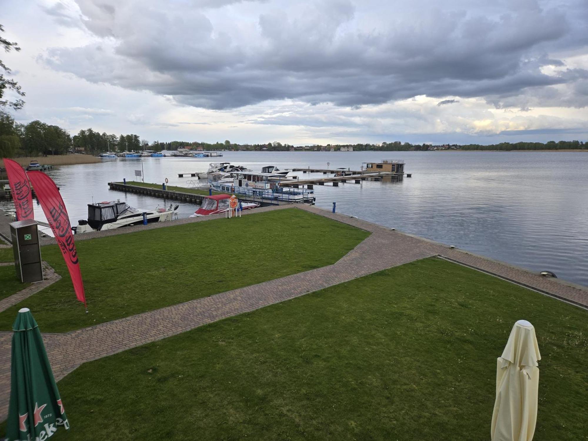 Domek Na Wodzie - Houseboat -Sauna, Taras Na Dachu, Dwie Sypialnie Mikołajki Luaran gambar