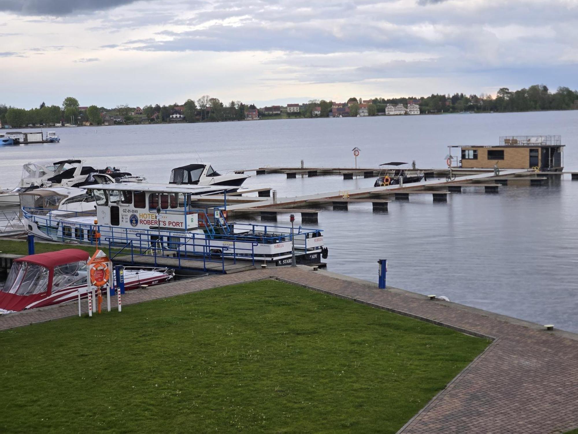 Domek Na Wodzie - Houseboat -Sauna, Taras Na Dachu, Dwie Sypialnie Mikołajki Luaran gambar