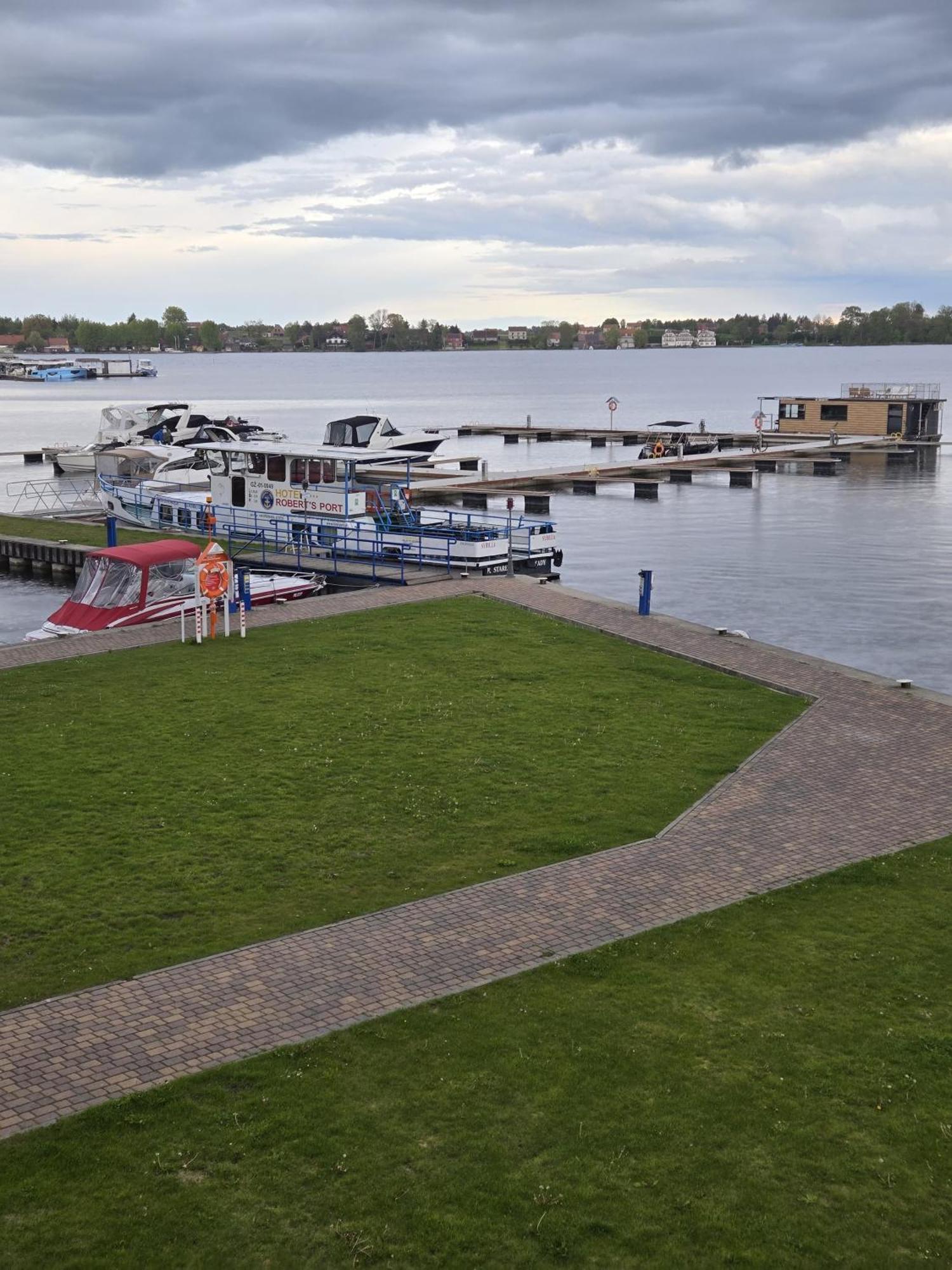 Domek Na Wodzie - Houseboat -Sauna, Taras Na Dachu, Dwie Sypialnie Mikołajki Luaran gambar