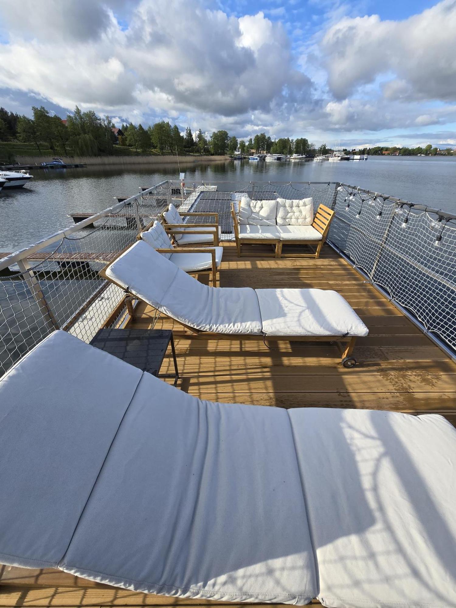 Domek Na Wodzie - Houseboat -Sauna, Taras Na Dachu, Dwie Sypialnie Mikołajki Luaran gambar